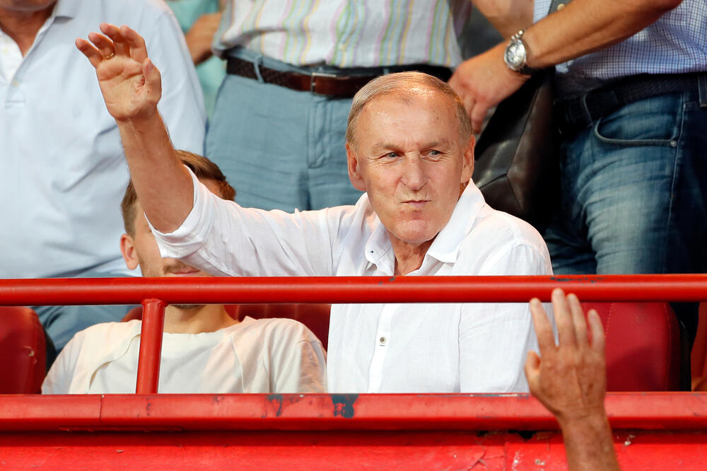 NAJBOLJI SRPSKI FUDBALER 20. VEKA, HVALILI GA PELE I EUZEBIO! Bogata biografija Dragana Džajića (VIDEO/FOTO)