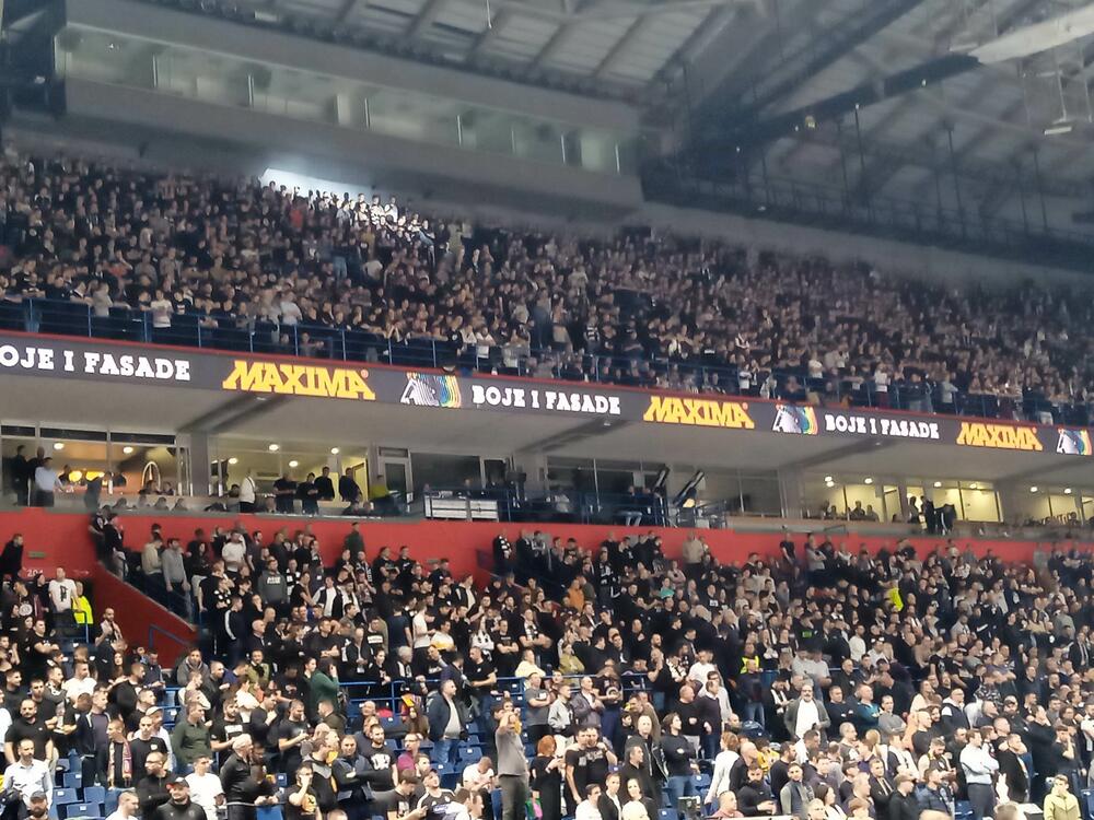 Grobari, Navijači, KK Partizan