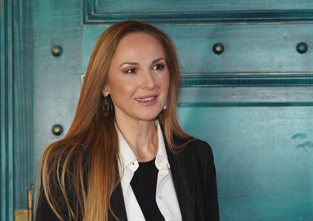 , Aleksandra je zavolela muzičara s kojim je nastupala u vojnom bendu.