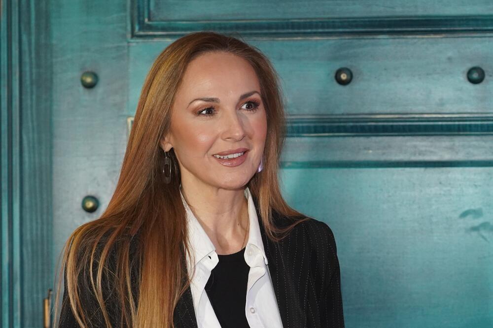 KAKVA TRANSFORMACIJA POZNATE PEVAČICE: Aleksandra Radović NE LIČI NA SEBE, svi se pitaju šta joj se desilo?! (FOTO)