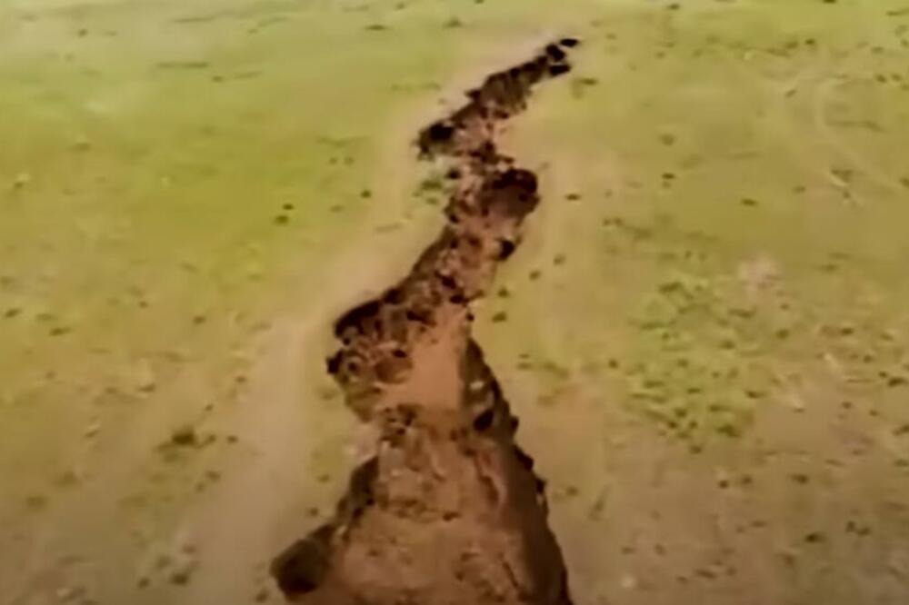 FORMIRA SE NOVI OKEAN? Naučnici otkrili NEŠTO NESVAKIDAŠNJE, zemlja se CEPA, ali BUKVALNO (VIDEO)