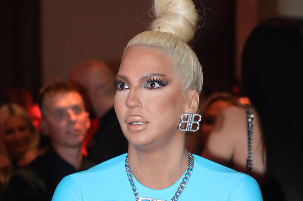 "ZA MALO PARICA..." Karleuša žestoko oplela po OVIM ŽENAMA, iznela tvrdnje I TO JAVNO