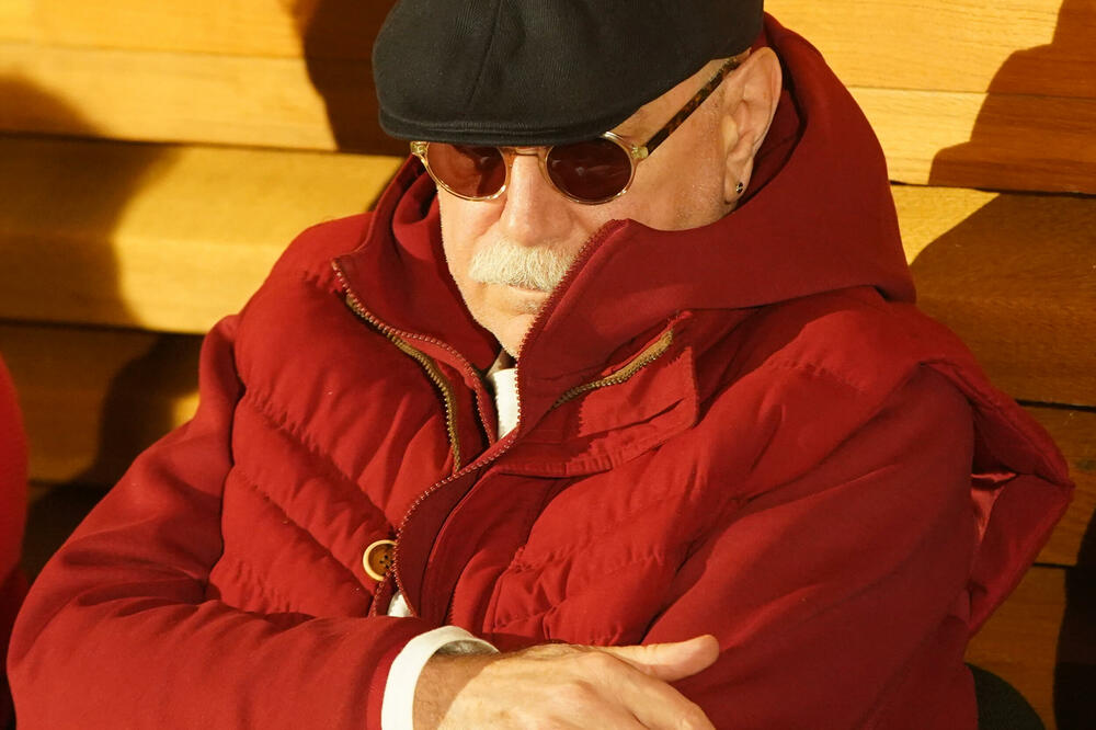 OD KOGA SE KRIJEŠ? Kladimo se da nećete POGODITI ko je na slici: Nakon RAZVODA odlučio da ĆUTI?