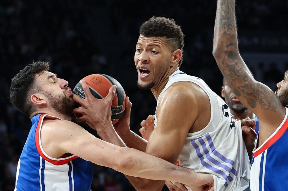 LOŠE VESTI ZA PARTIZAN: Efes bolji od Reala, borba za TOP 8 dostiže svoj vrhunac! (FOTO)