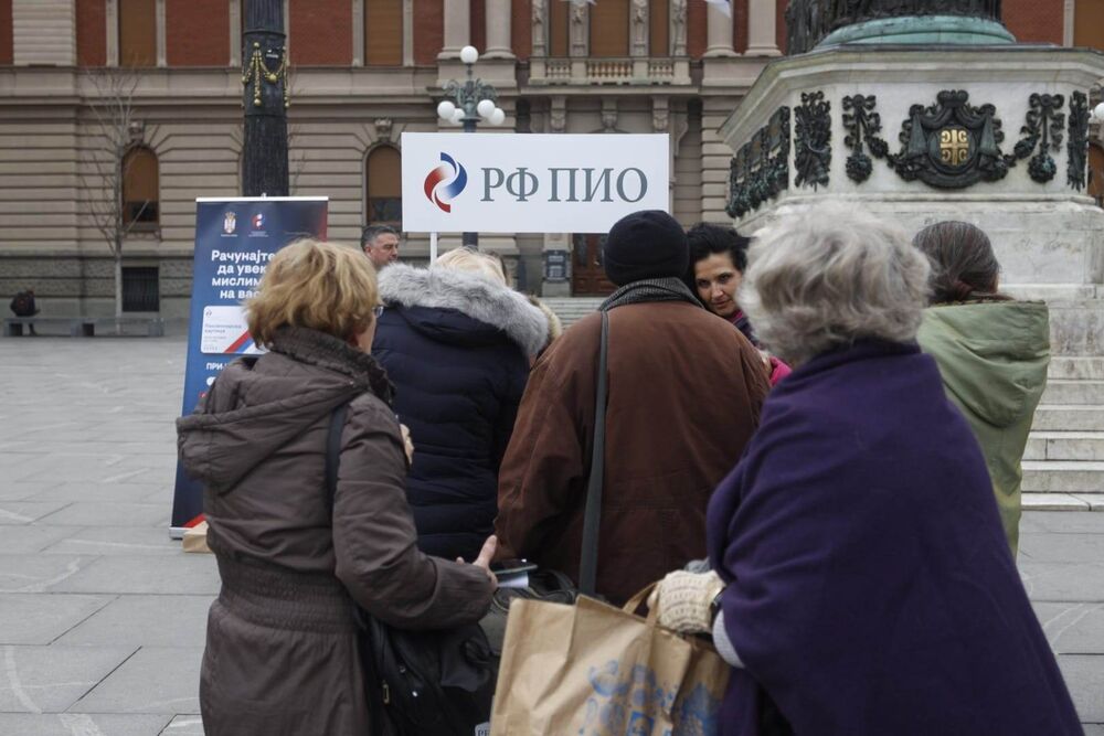 PIO fond, Penzioneri, Penzionerska kartica