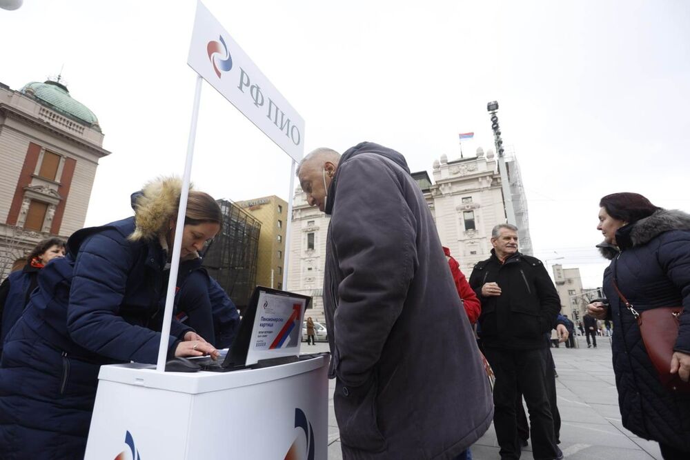 PIO fond, Penzioneri, Penzionerska kartica