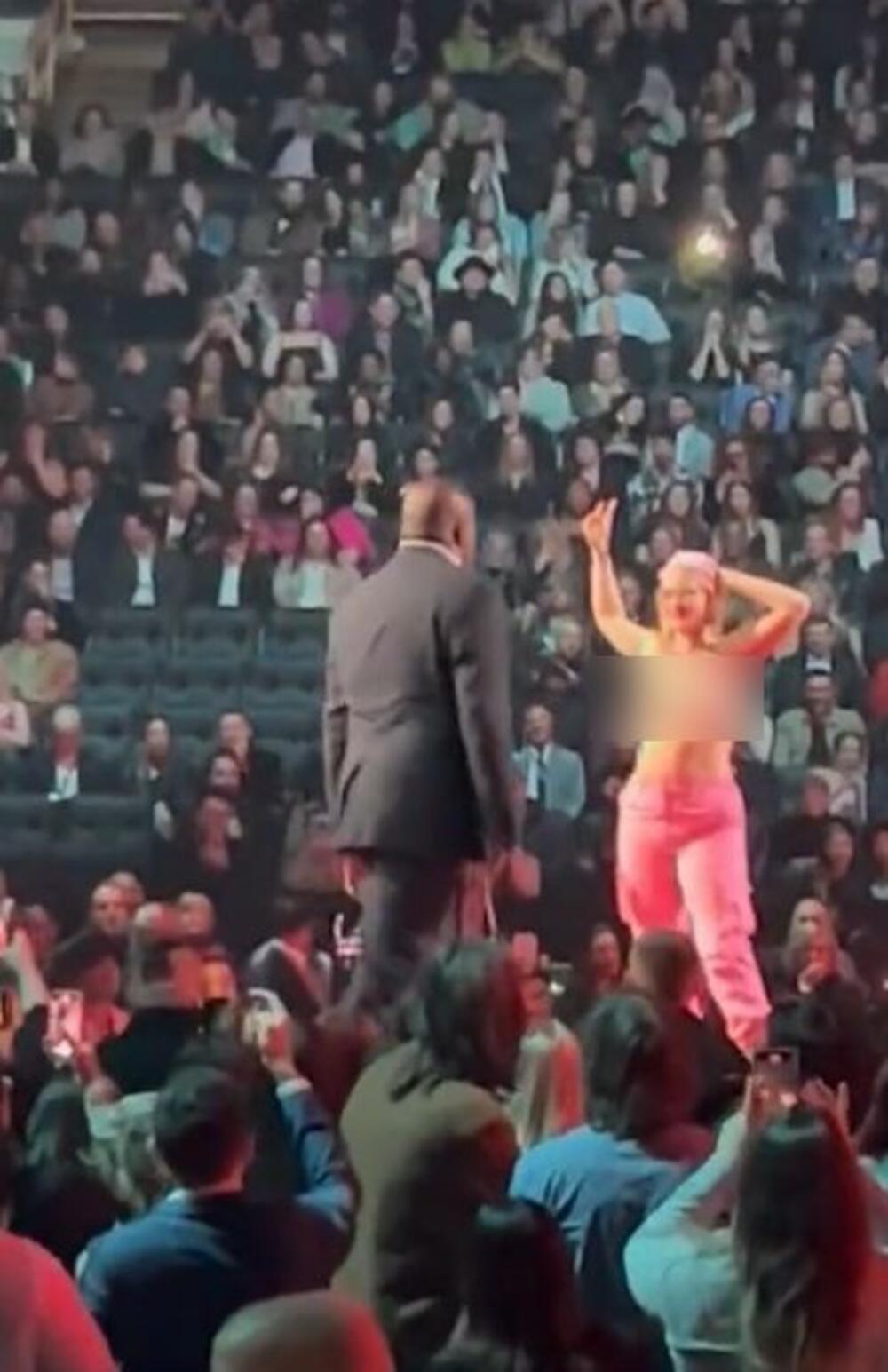 Avril Lavin, Avril Lavinj