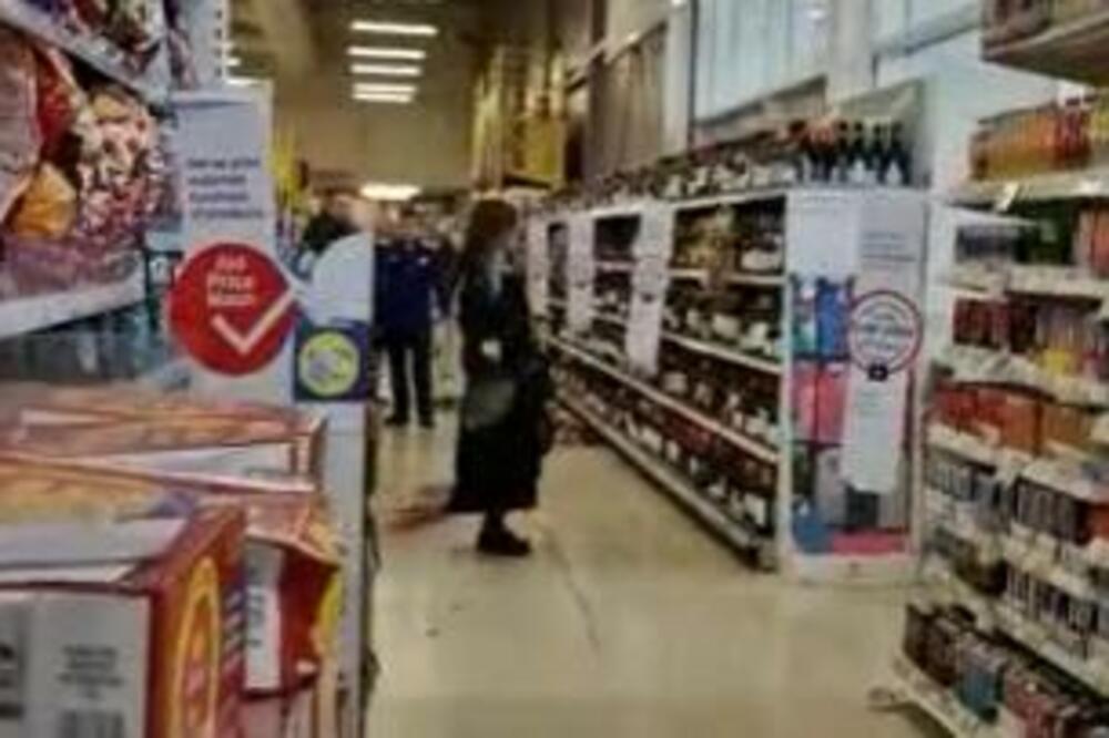 BALKANCI NAPRAVILI LOM NASRED PRODAVNICE, KO BRE MARI ZA POSAO?! Radnice oplele KOLO, živeće ovaj narod (VIDEO)