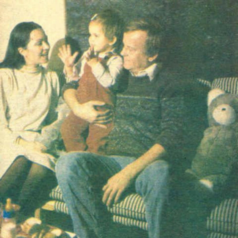 Neda Ukraden sa porodicom