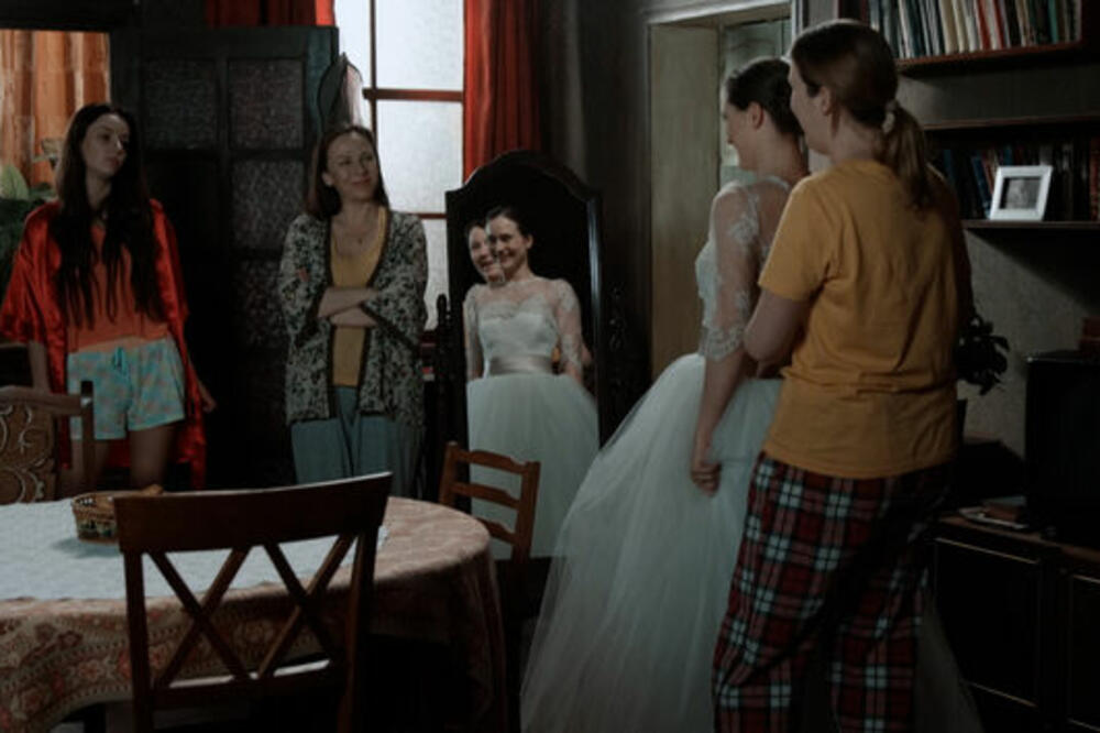 U SERIJI IGRA TETKU LJUBU, A U STVARNOSTI JE PRAVA ENIGMA: Čuva život i MUŽA kao zmija noge, OVO JE JEDINO POZNATO