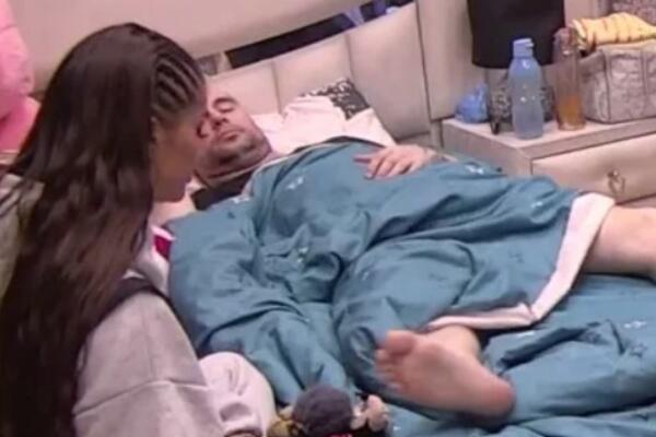 ZVEZDAN SLAVNIĆ PREŠAO SVE GRANICE SA ANĐELOM: Tražio da ga ZADOVOLJI ISPRED UKUĆANA (ŠOK VIDEO)