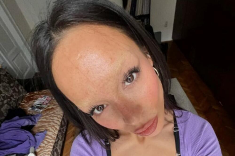 OVO SE PRVI PUT DESILO U SRBIJI! PEVAČICI BIVŠI DEČKO POSLAO CVEĆE: Ona ga ZAFRLJAČILA i opasno ga OPSOVALA