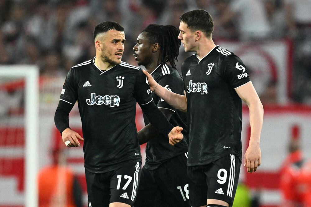 KOSTIĆ I VLAHOVIĆ OSTAJU BEZ BITNOG SAIGRAČA! PSŽ plaća najmanje 50.000.000 evra (FOTO)