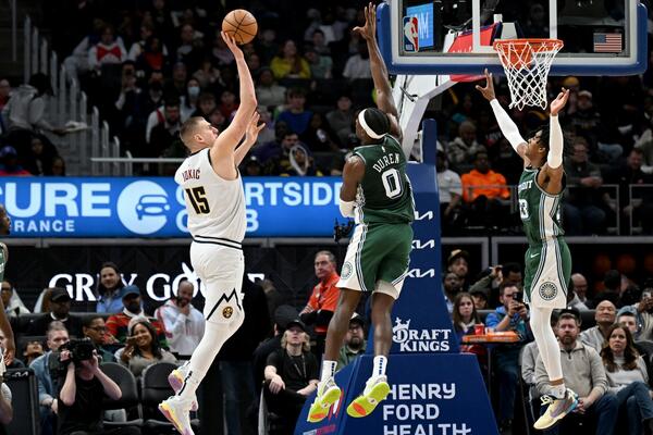 JOKIĆ PONOVO BRILJIRAO, DENVER U PLEJ-OFU! Srbin ostao "kratak" za jednu asistenciju protiv Detroita! (VIDEO)