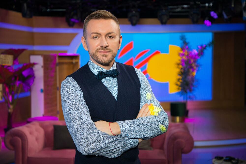 NOVI ZABAVNI "TALK SHOW" NA KURIR TELEVIZIJI! "Divan šou" sa Ivanom Gajićem gledajte subotom od 14 časova