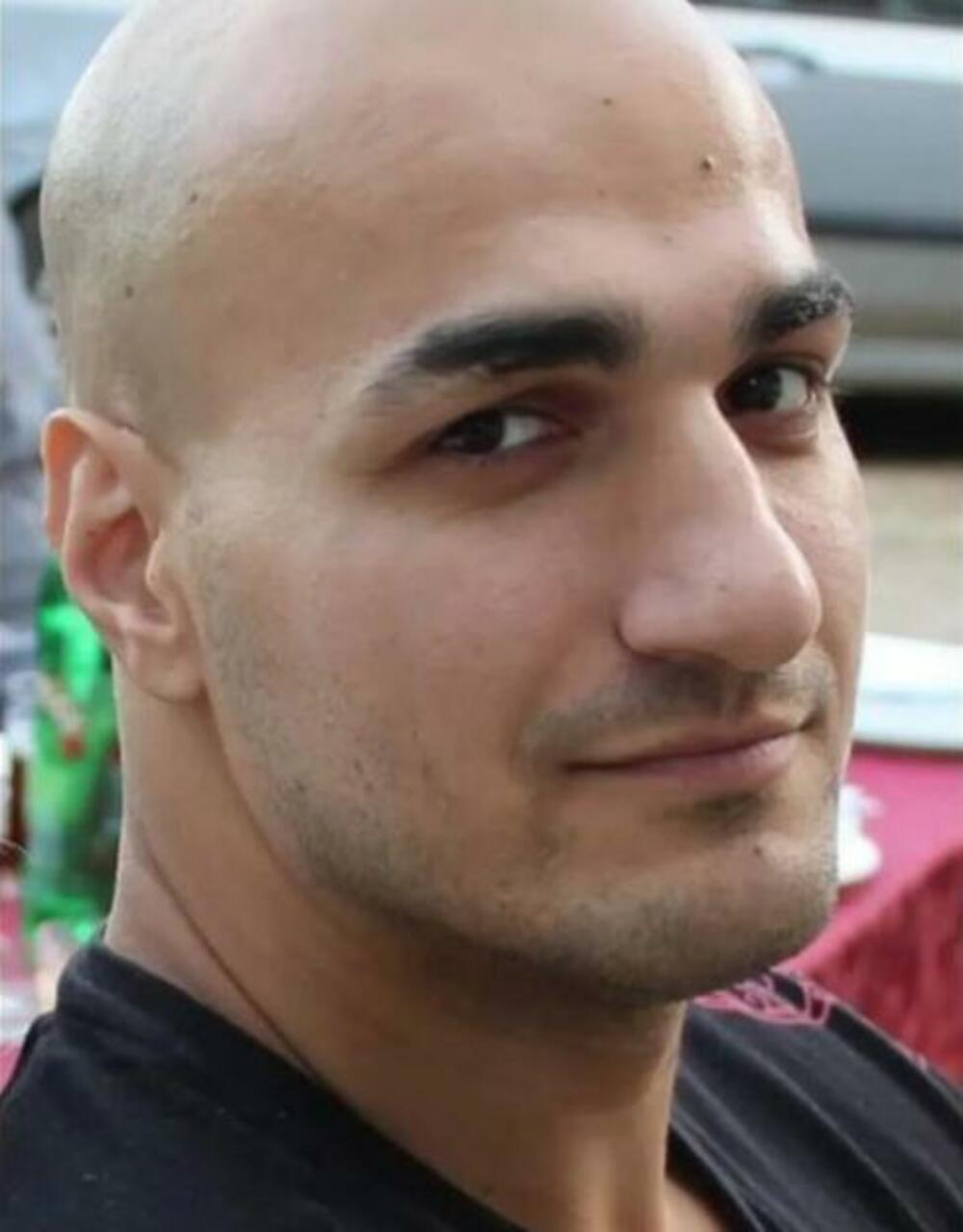 Nestao Tomislav Mančić