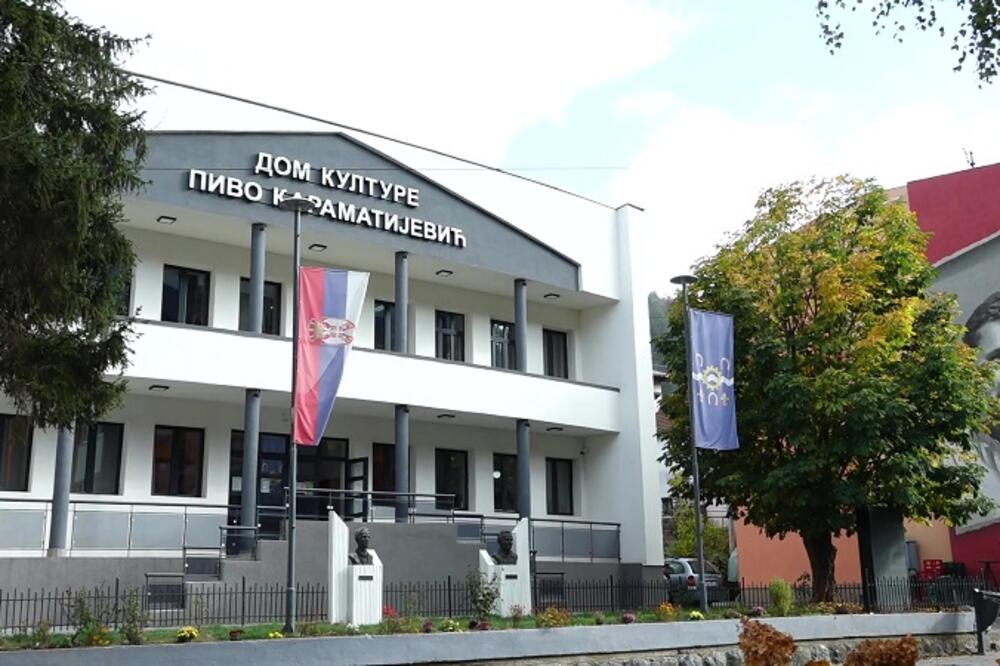 "OSTALI SMO ŠOKIRANI, PRIBOJ JE TRADICIONALNA SREDINA": Crtani film sa gej junakom UZNEMIRIO roditelje!