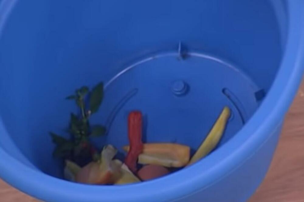 STRUČNJAK OTKRIO NAJBOLJU STVAR IKADA: Stavio je OTPATKE U KOFU SA VODOM i desilo se OVO, GENIJALNA IDEJA (VIDEO)