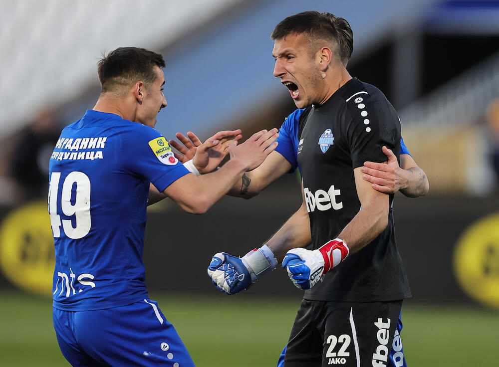 Slavlje Stefana Ranđelovića posle odbranjenog penala