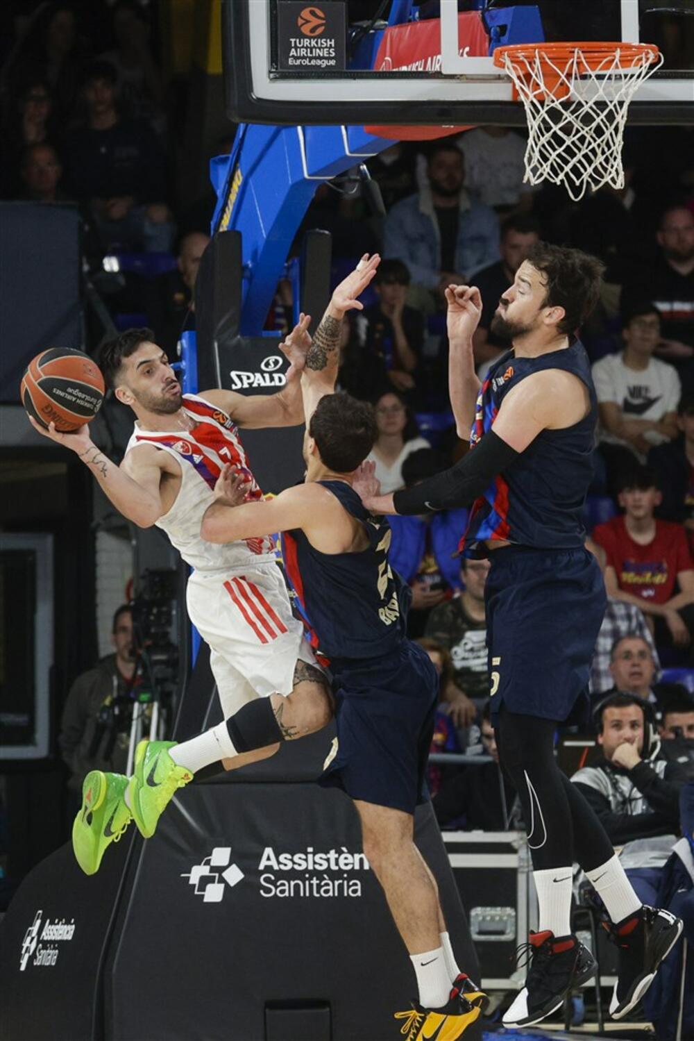 Detalj sa utakmice Barselone i Crvene zvezde