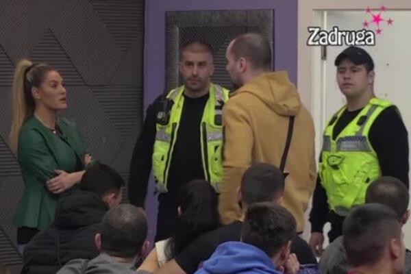 ZVEZDAN NAZVAO ANU KU*****NOM PA JOJ URADIO NEŠTO UŽASNO: Obezbeđenje hitno ULETELO U ZADRUGU, nastao HAOS