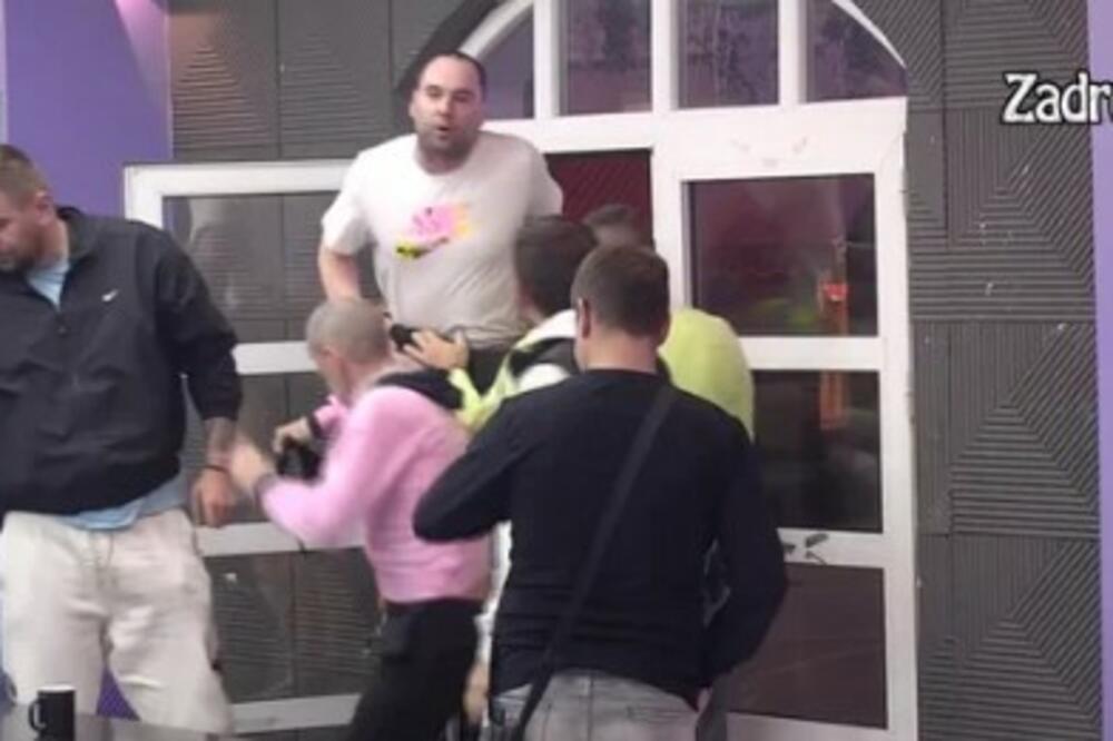 ZVEZDAN POKUŠAO DA NASRNE NA ANU: Učesnici ga držali kao da je BESNA ZVER, skandal UŽIVO NA PINKU