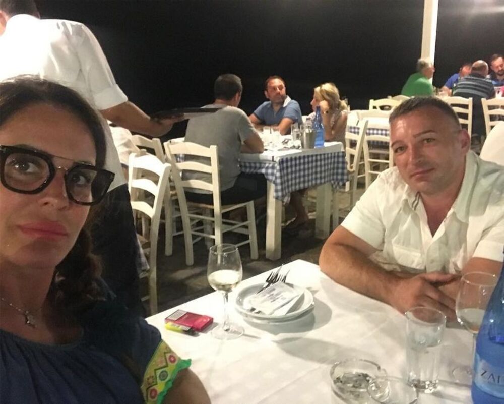 JEZIVA PROŠLOST NAJPOZNATIJE SRPSKE KUME! Ispovest otvorila šok poglavlje iz senke mafije - DEVEDESETIH SU JE...