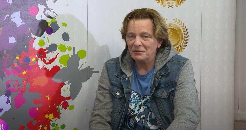 'Dobro živim. Ja sam vrlo skroman. Moj se život vrti oko muzike.'