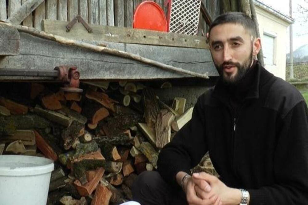 VOJVODA SA VUJNA NIJE HTEO DA NAPUSTI OGNJIŠTE: Na selu nema maminih i tatinih sinova, ima jaku poruku za SVE! FOTO