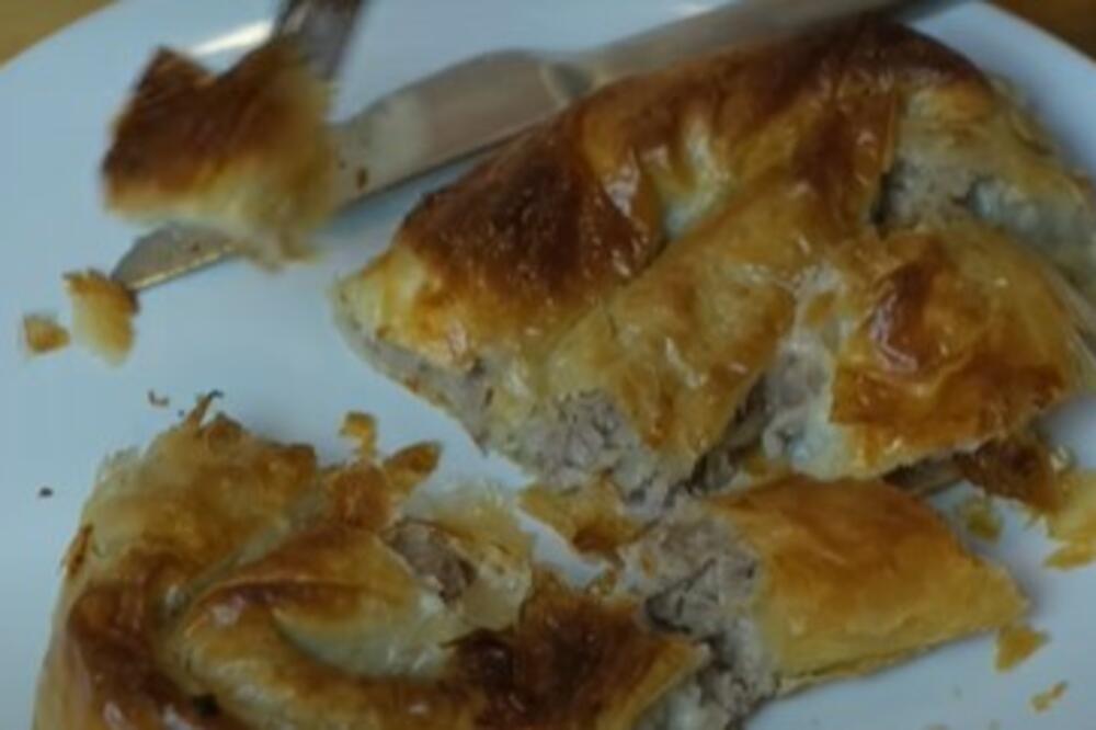OVAKO BOSANCI SPREMAJU BUREK: Naše DOMAĆICE će poludeti za ORIGINALNIM RECEPTOM