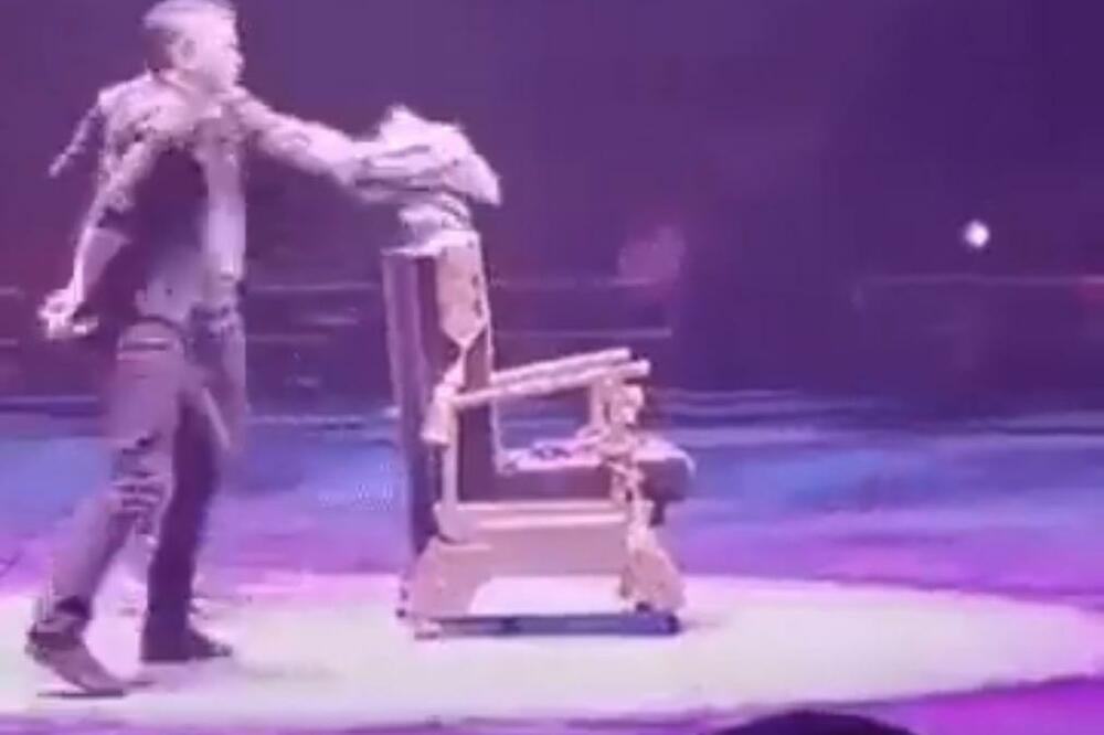 MAĐIONIČARSKI TRIK OD KOJEG ĆE VAS ZABOLETI GLAVA: Možete li da shvatite KAKO se devojka našla na stolici? (VIDEO)