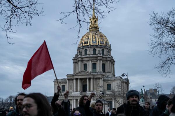 FRANCUSKA VLADA PREŽIVELA I DRUGO GLASANJE O NEPOVERENJU: Zakazan novi veliki PROTEST