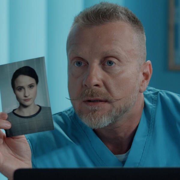 JANA SVOJIM ZAHTEVOM ZAPREPASTILA DOKTORA, DA LI ĆE USPETI U SVOJIM SPLETKAMA: Nova epizoda serije "Prsten sudbine"