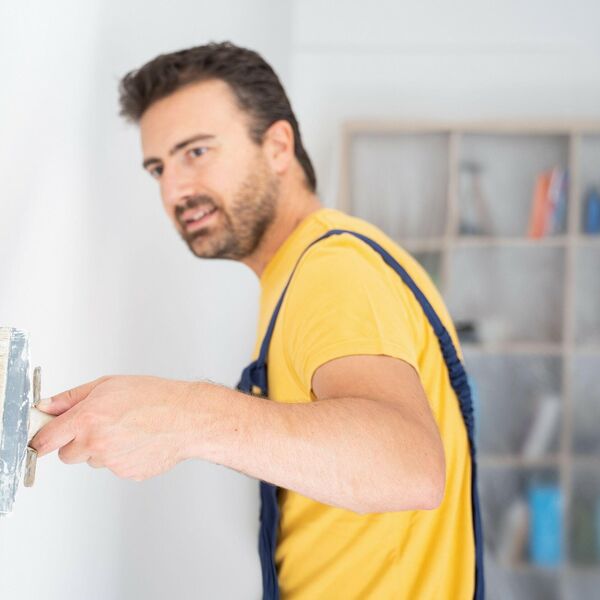 Beograđanka angažovala molera da joj OKREČI STAN OD 60 KVADRATA! "Da li je OVA CENA normalna ili nas je odrao?"