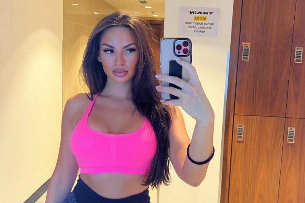 PRELEPA NOVOPAZARKA ZAVELA JE NAJJAČEG ČOVEKA NA SVETU: Njene VRELE fotke svima su POMUTILE RAZUM! (FOTO)