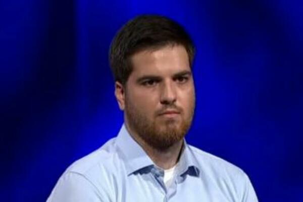 OVAJ MLADIĆ SE POJAVIO NA RTS I ZABLISTAO: Unuk je LEGENDE NARODNE MUZIKE i sin PRELEPE GLUMICE