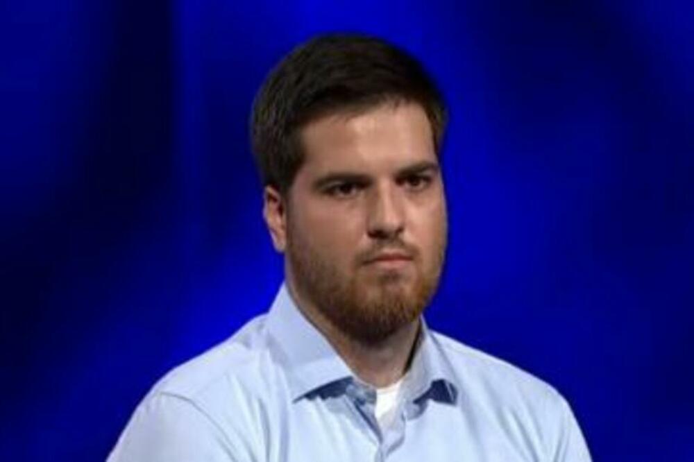 OVAJ MLADIĆ SE POJAVIO NA RTS I ZABLISTAO: Unuk je LEGENDE NARODNE MUZIKE i sin PRELEPE GLUMICE