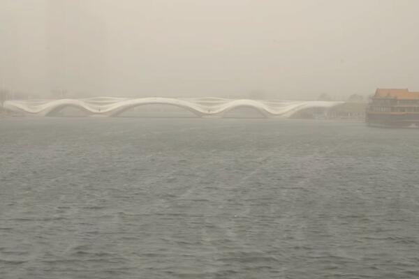 APOKALIPTIČNE SCENE U KINI: Zgrade "nestaju" pred ljudima zbog PEŠČANE OLUJE, izdata ALARMANTNA upozorenja (VIDEO)