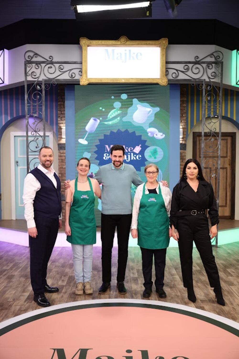 Odlični recepti i zanimljive priče očekuju vas i u današnjoj epizodi najzabavnijeg kulinarskog takmičenja 'Majke i snajke'.