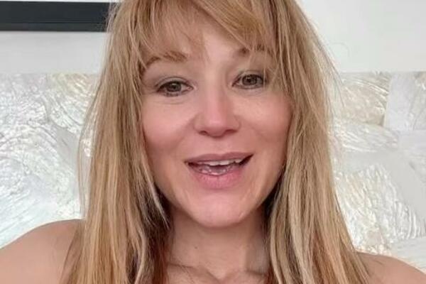 BILA JE POZNATA PEVAČICA, A SAD NEMA NI ZA KOMAD HLEBA: Kada je saznala ko ju je OPLJAČKAO, pala je u STANJE ŠOKA