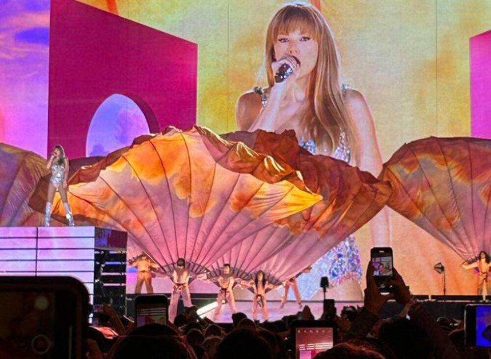 Problemi u prijateljstvu počeli su u novembru prošle godine kada je Selena prilikom jednog intervjua rekla da joj je Tejlor Svift jedini prijatelj iz industrije