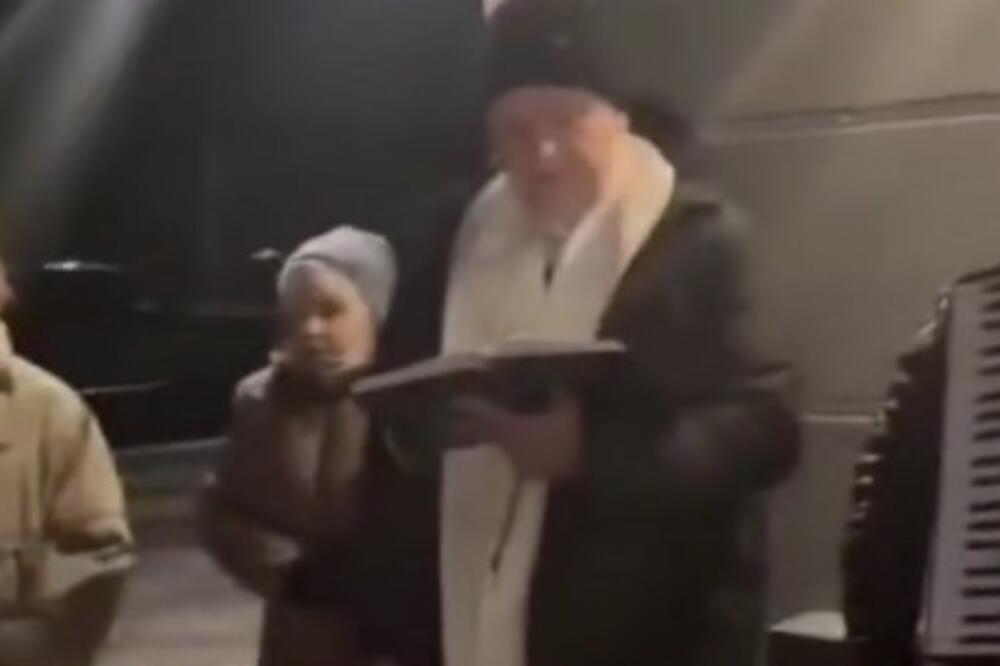 BEZ POPA NIŠTA! Doveo SVEŠTENIKA da mu OSVEŠTA MERCEDES, a kad vidite ko stoji pored njega ZANEMEĆETE, HIT (VIDEO)