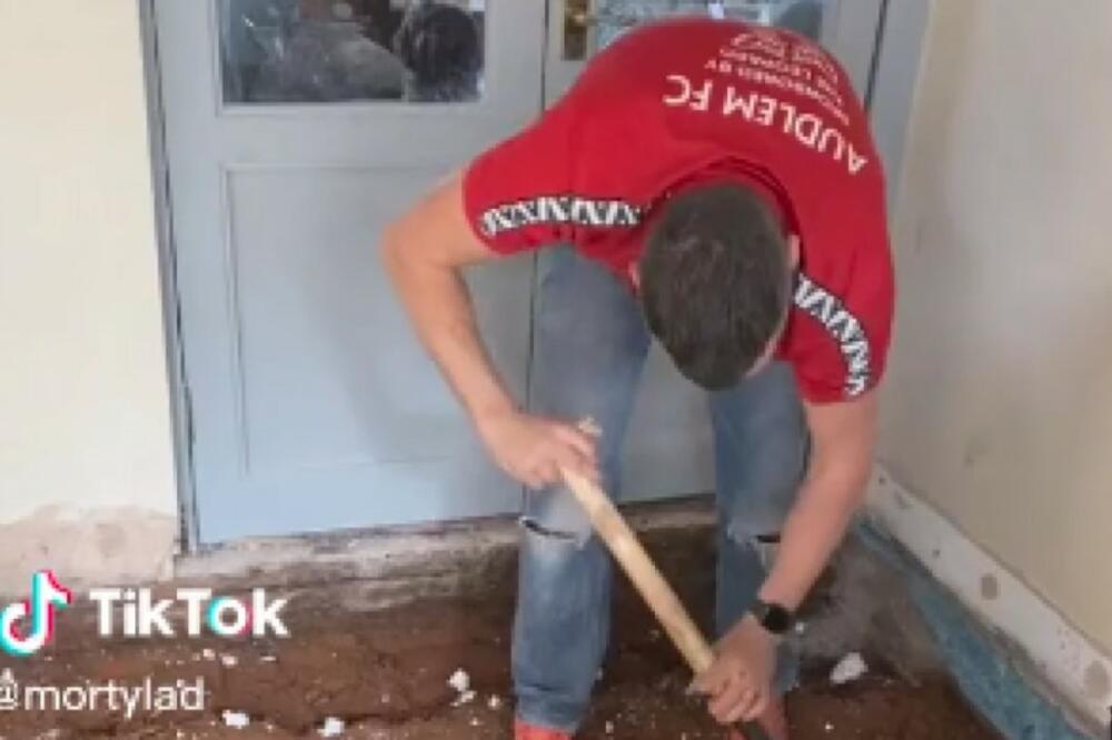RENOVIRAO JE KUHINJU I POČEO S KOPANJEM PODA, POSLE SEKUND JE NEŠTO LUPILO: Odmah je OTVORIO RUPU, a onda... VIDEO