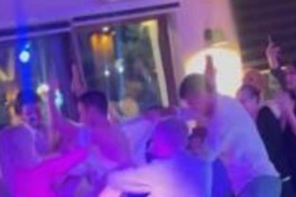 ĐOKOVIĆ U DELIRIJUMU: Novak u POTPUNOJ ekstazi slavi rođenje Aleksandra, ova pesma ga je BAŠ POGODILA! (VIDEO)