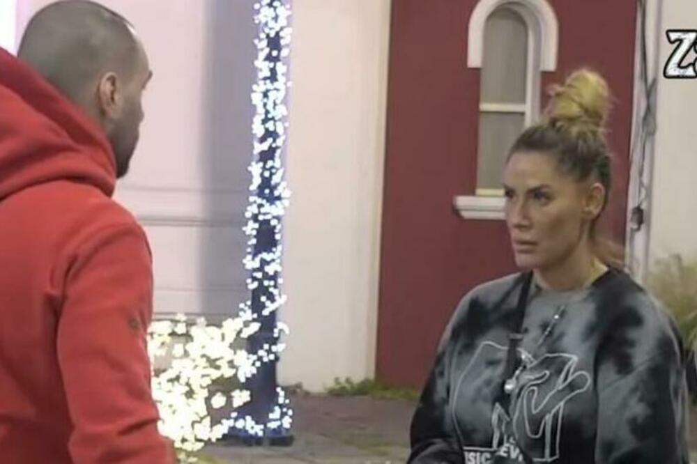 SLAVNIĆ URLAO NA BIVŠU ŽENU: Žestoke UVREDE se i dalje nižu, TVRDI da hoće da ga otera na ROBIJU zbog OVOGA