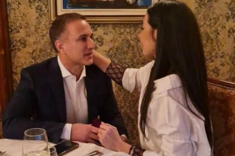 VERIO SE BIVŠI MINISTAR, NEBOJŠA STEFANOVIĆ: Ovo je izabranica njegovog srca, MIA POKAZALA PRSTEN! (FOTO)