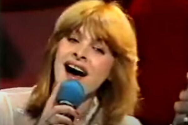 NAŠA PEVAČICA DVA PUTA DOŽIVELA KLINIČKU SMRT, BILA NA IVICI: Nekoliko minuta bila MRTVA, STRAVIČNO iskustvo