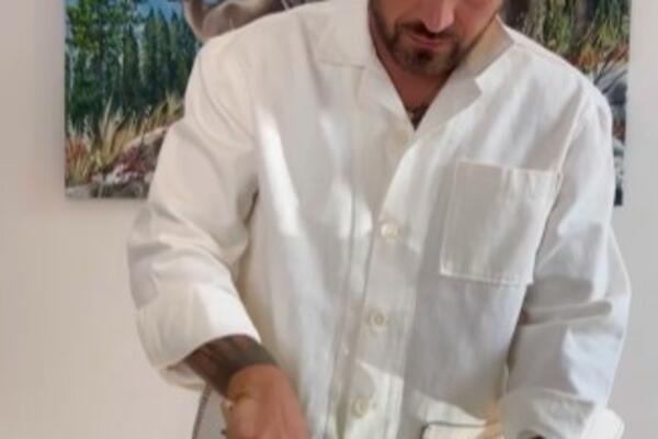 SPRKINJE ODLEPILE ZA NAJVRELIJIM KUVAROM IZ BEOGRADA: Objavio je SNIMAK, a onda... (VIDEO)