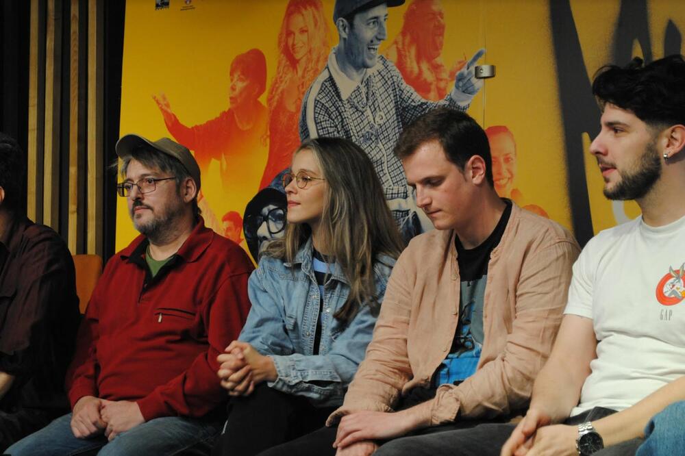 NIKADA NE BISTE POMISLILI DA IMA NEKA TAJNA VEZA ! Otkrivamo šta povezuje zvezdu serije i našu pevačicu