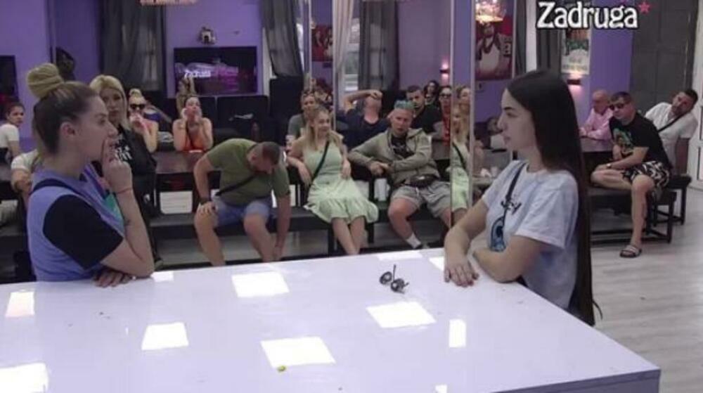 Anđela i Ana svađa